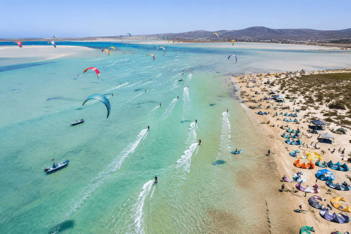 Lagoon days: kitesurfing and calm beaches